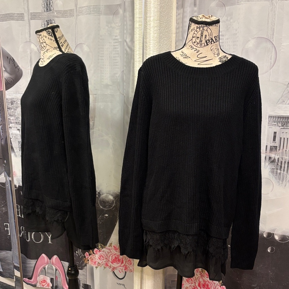 NWT Chelsea & Theodore Black Shirttail Hem Sweater